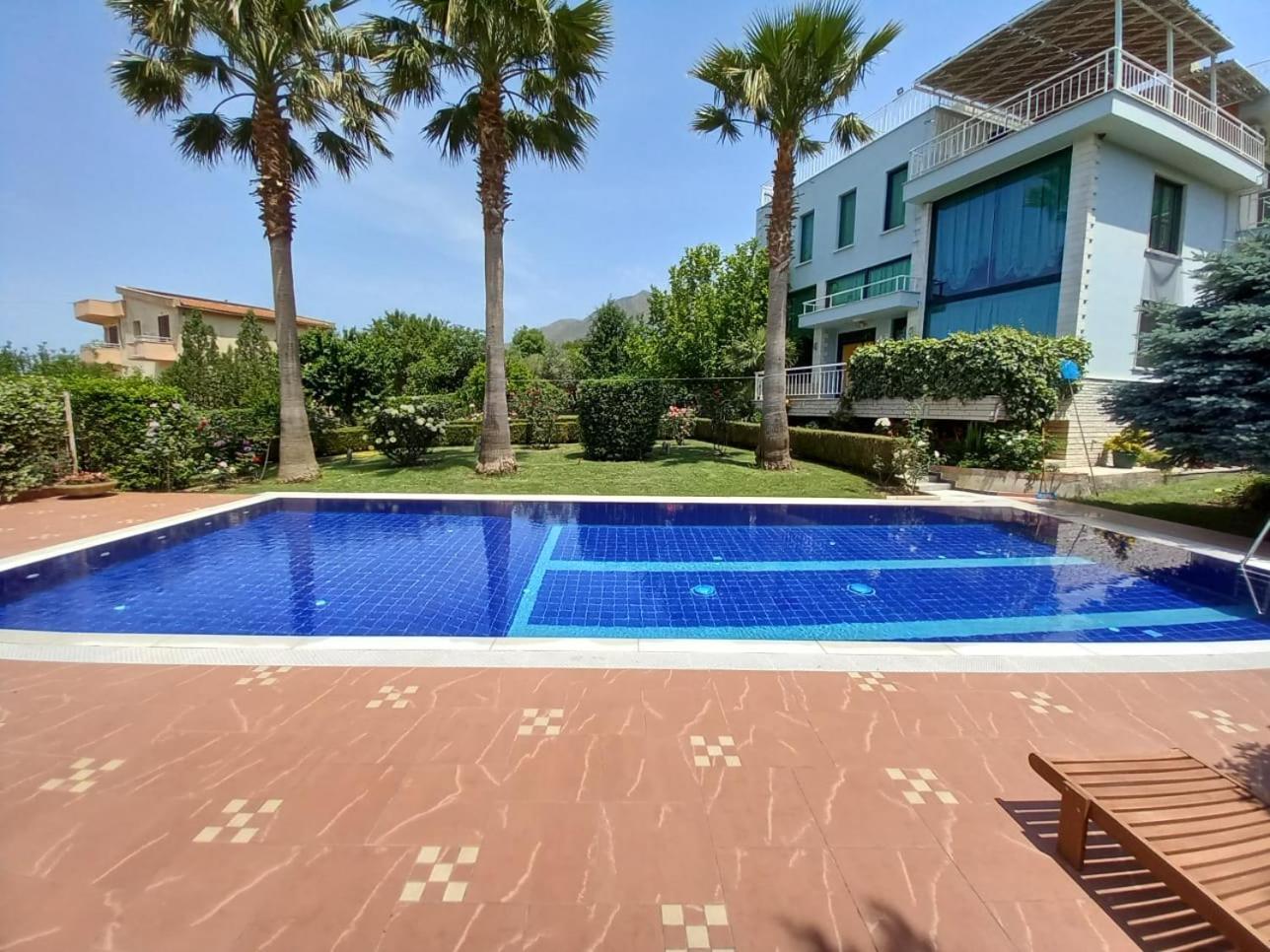 Family Beach Swimming Pool Villa Luanit Trajas Kültér fotó